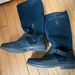 Women’s Black Leather Ugg Boots with grey shearling lining